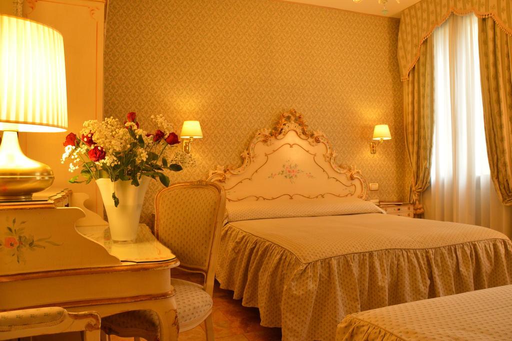 Hotel Canaletto Venezia Camera foto